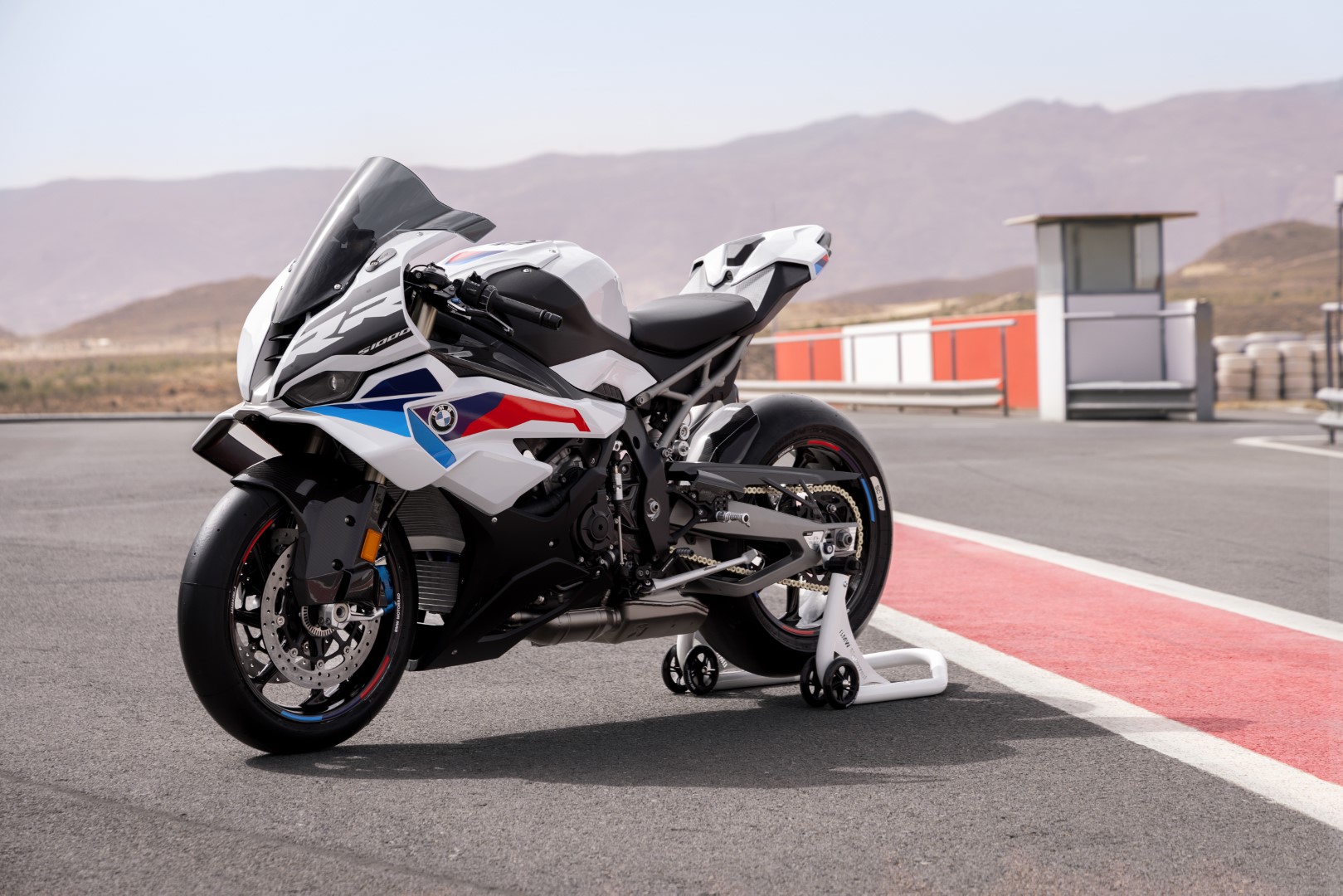 Da Autotorino debutta la nuova BMW Motorrad S 1000 RR: dotazioni di serie evolute, per prestazioni in pista ancora più elevate